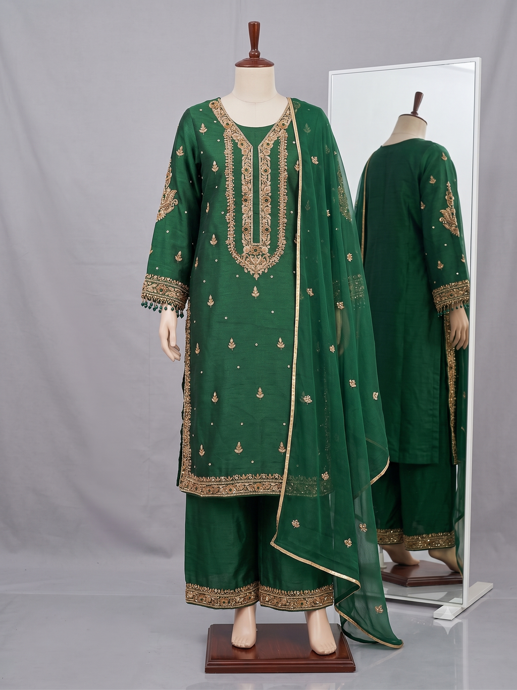 Luxury Zardozi Work Kurta Set